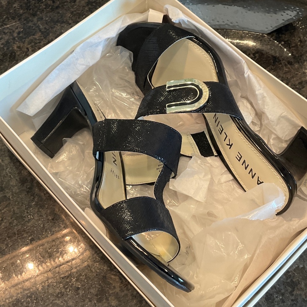 Anne Klein Black Textured Heels